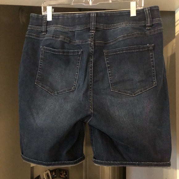 Lane Bryant Sz 16 Denim Shorts - Picture 2 of 3